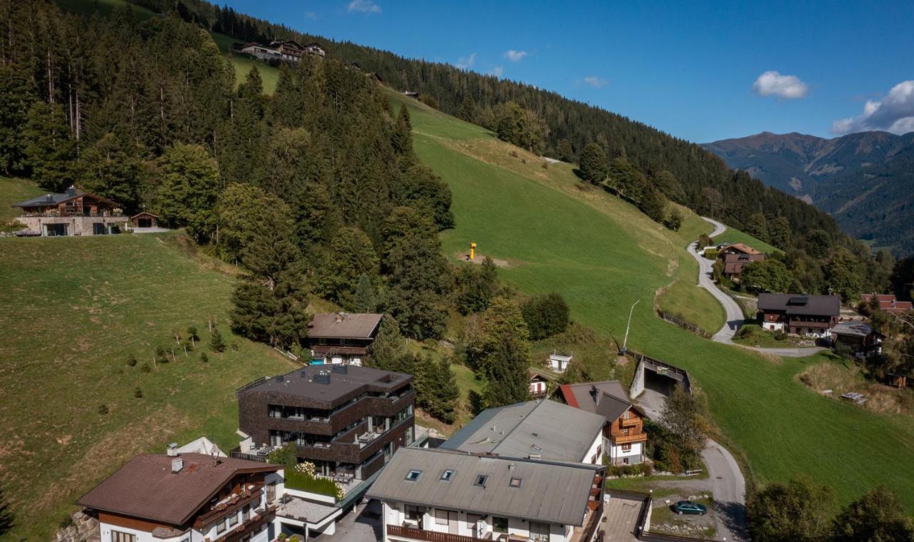 Sunny Ferienwohnungen Ski In - Ski Out Self Check In Τσελ αμ Ζέε Εξωτερικό φωτογραφία